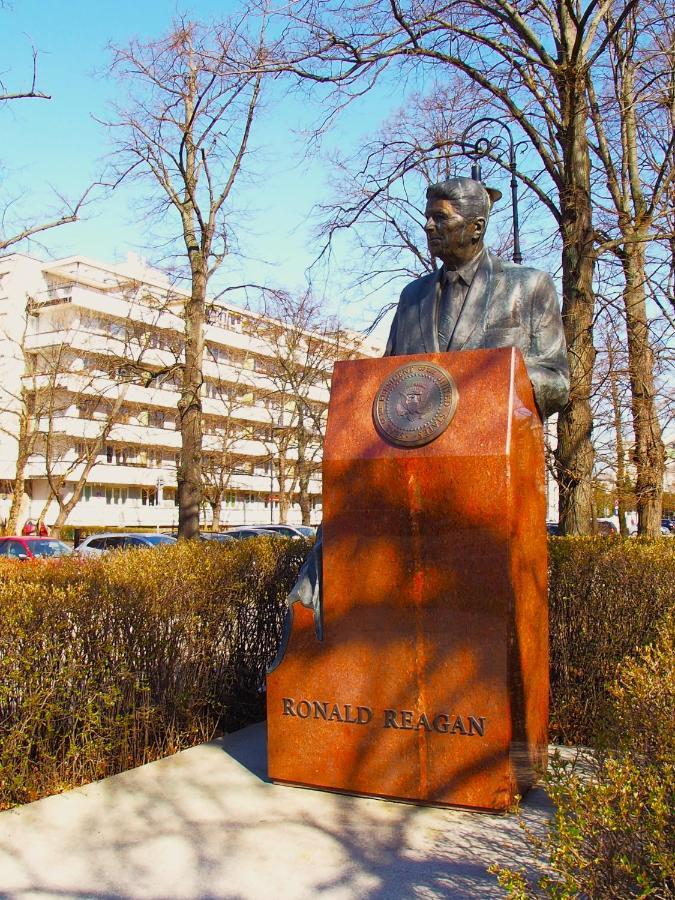 Ambassador Apartament Варшава Экстерьер фото
